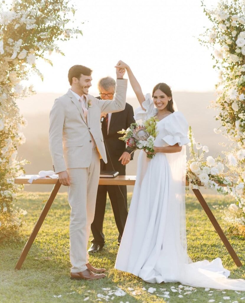 Imagem de casamento ao ar livre